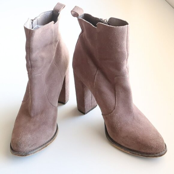 Steve Madden Roooler Beige Suede Leather Block Heel Ankle Boots / Booties Size 7 - Picture 5 of 15